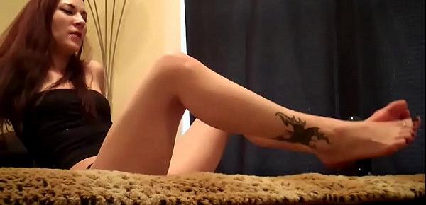  I will get your cock hard with my feet